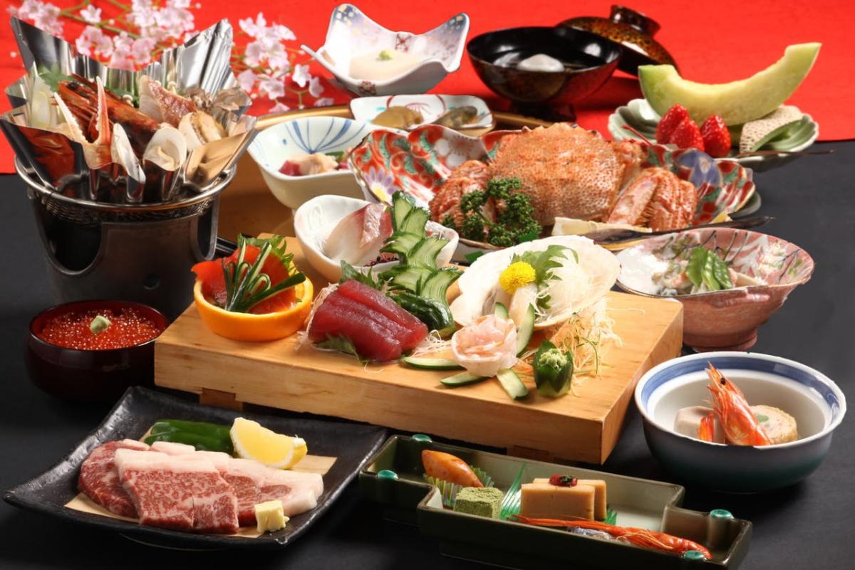 夕食（一例）豪華A5ランク十和田湖和牛＆毛蟹をWで味わう贅沢プラン