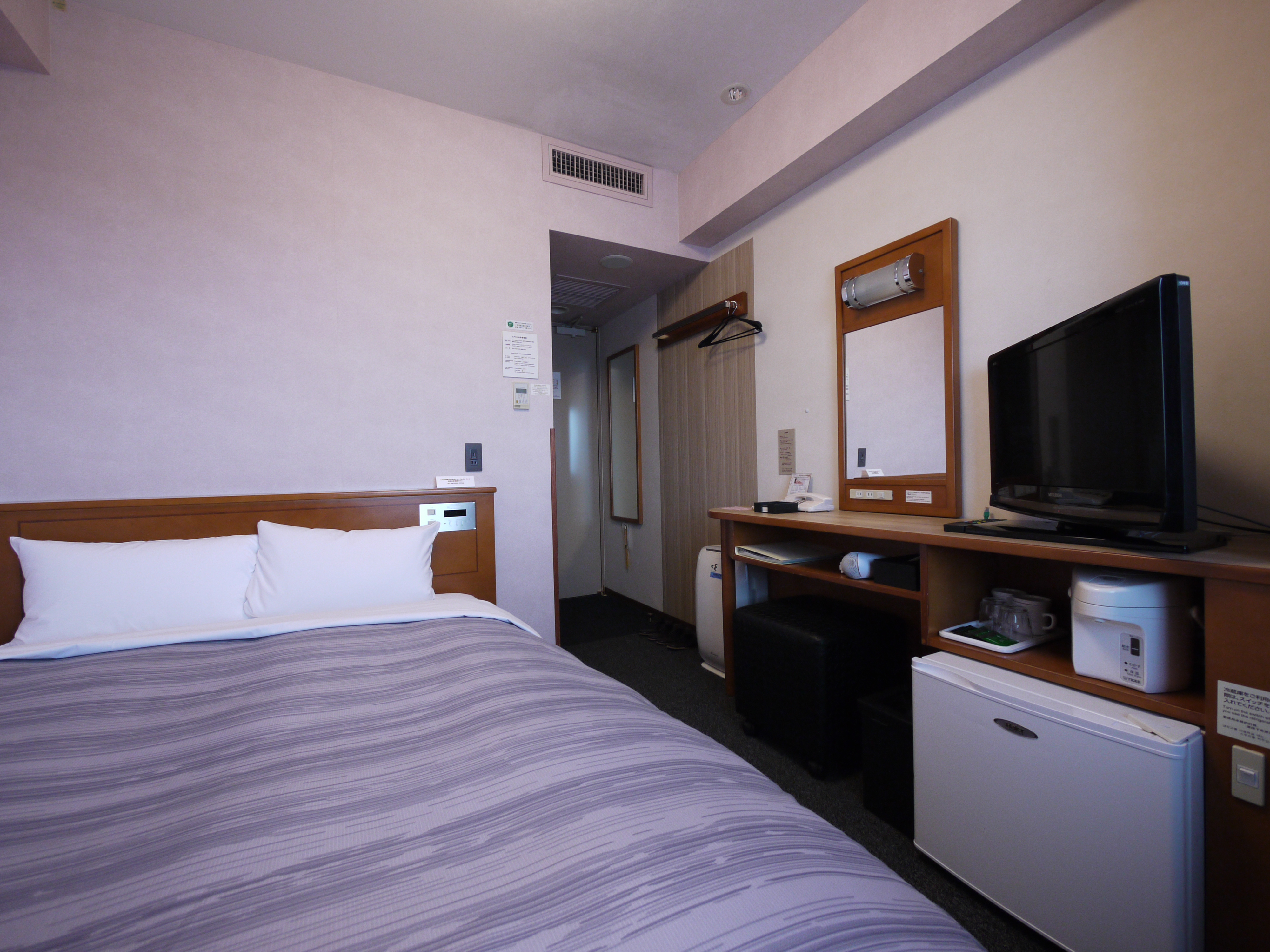 セミダブル（客室一例）